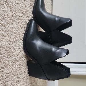 Vince Camuto Black Heeled Boots